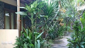 Unclassified image, 3 of 32, button - Gerald Homestay (Gili Trawangan)