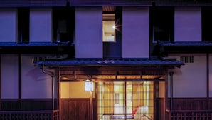 Property entrance - Hotel Unizo Kyoto Shijo Karasuma (Kyoto)