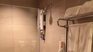 Shower, free toiletries, hair dryer, bidet