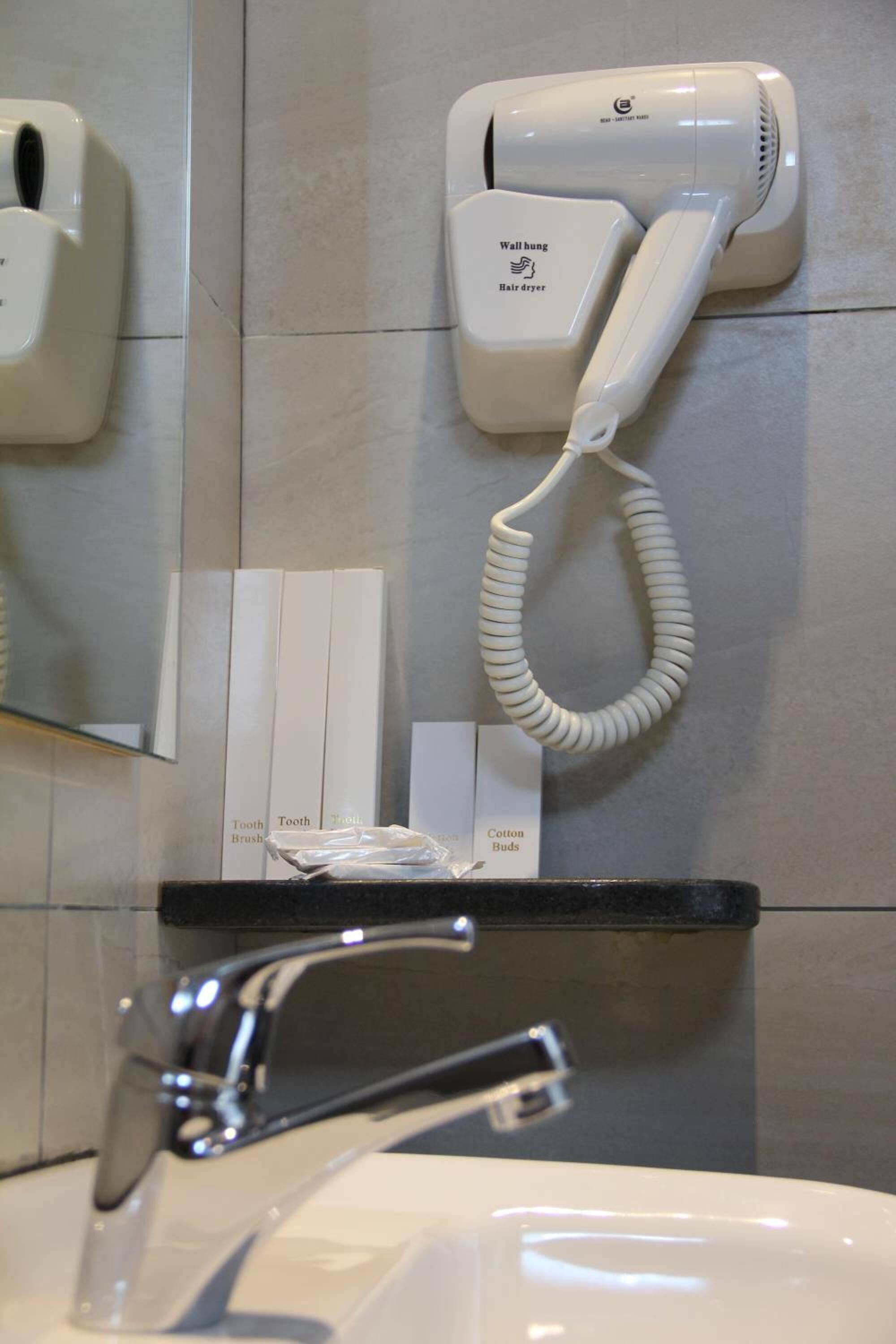 shower, free toiletries, hair dryer, bidet