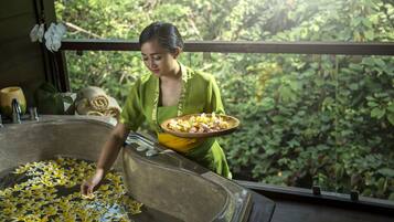 Ruang perawatan pasangan, perawatan tubuh, dan body scrub
