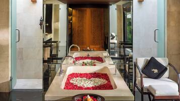 River Private Pool Villa (Free entrance to Bali Zoo) | Bathroom | Separate bathtub and shower, free toiletries, hair dryer, slippers