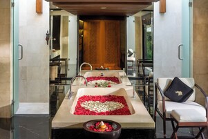 River Private Pool Villa (Free entrance to Bali Zoo) | Bathroom | Separate tub and shower, free toiletries, hair dryer, slippers