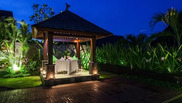 River Private Pool Villa (Free entrance to Bali Zoo) | 1 dormitorio, ropa de cama de alta calidad, minibar y caja fuerte