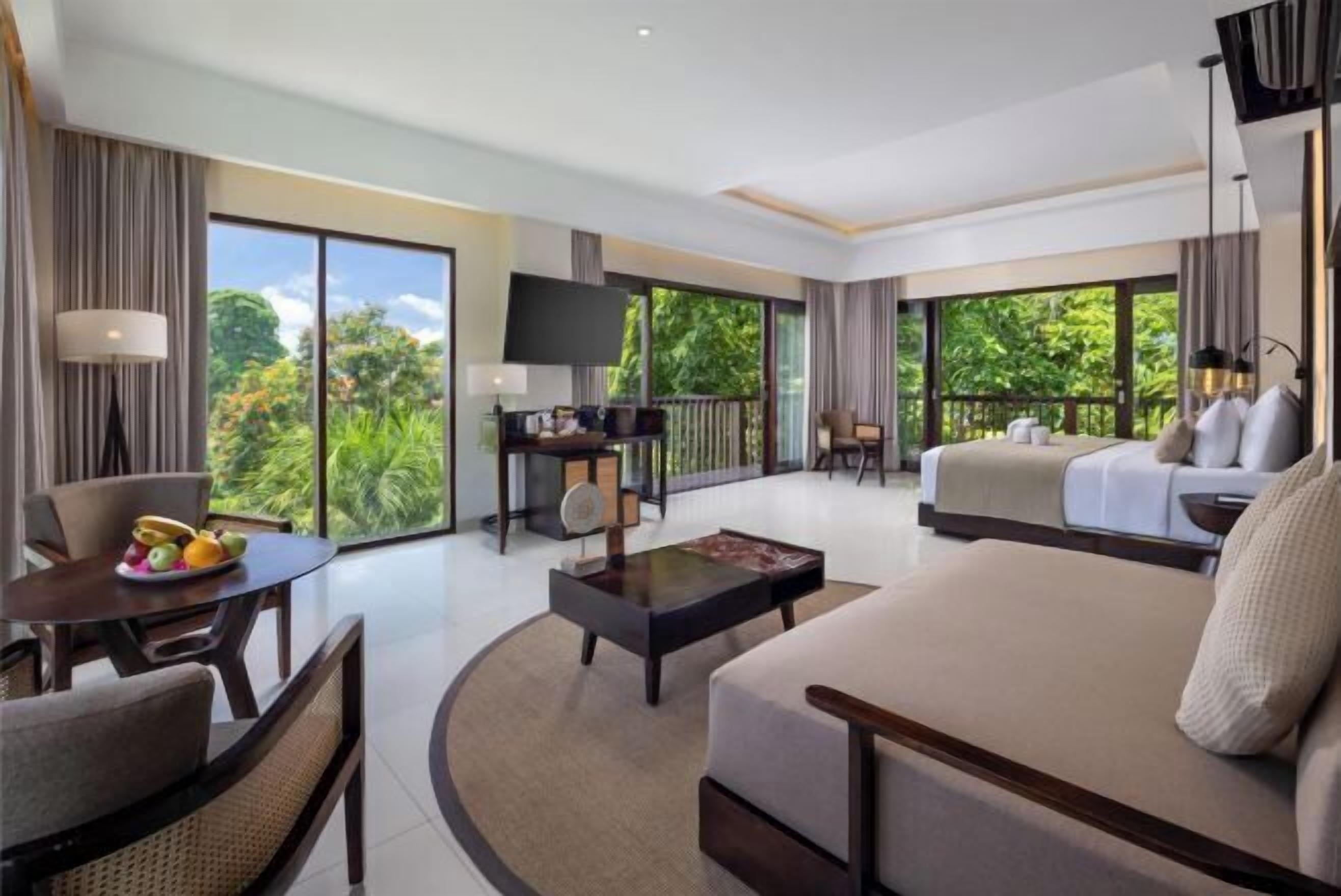 Premium bedding, minibar, in-room safe, desk