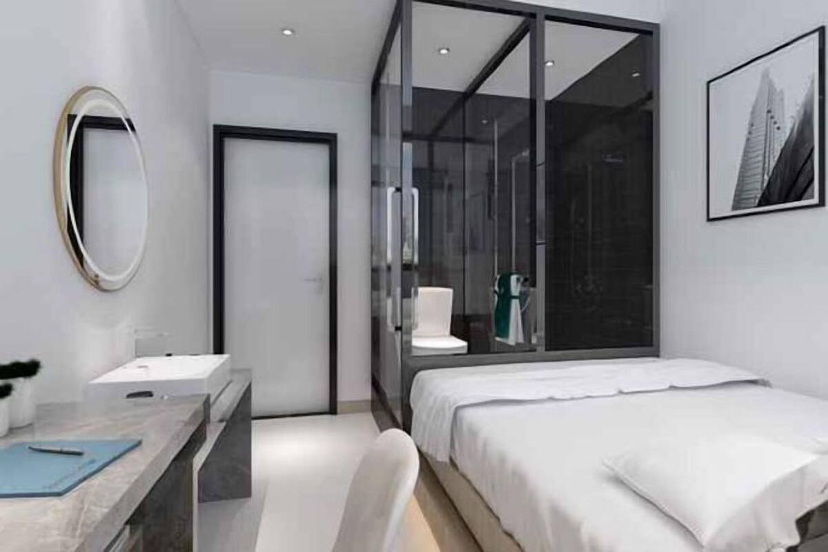 1 bedroom, down comforters, desk, blackout drapes