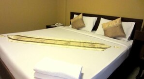 Desk, blackout drapes, free WiFi - Rada Place (Chiang Mai)