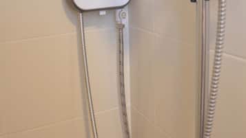 Shower, free toiletries, towels