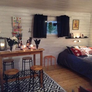 Cabin, Shared Bathroom (4 persons) | Soundproofing - Tallbacken Camping (Vannas)