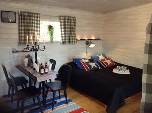 Cabin, 1 Bedroom, Shared Bathroom (5 persons) | Room amenity