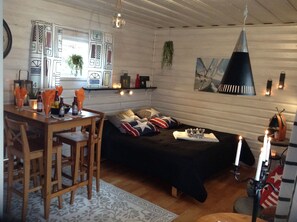 Cabin, 2 Bedrooms (6 persons, shared shower)