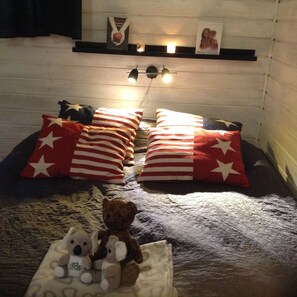 Cabin, Shared Bathroom (4 persons) | Soundproofing - Tallbacken Camping (Vannas)