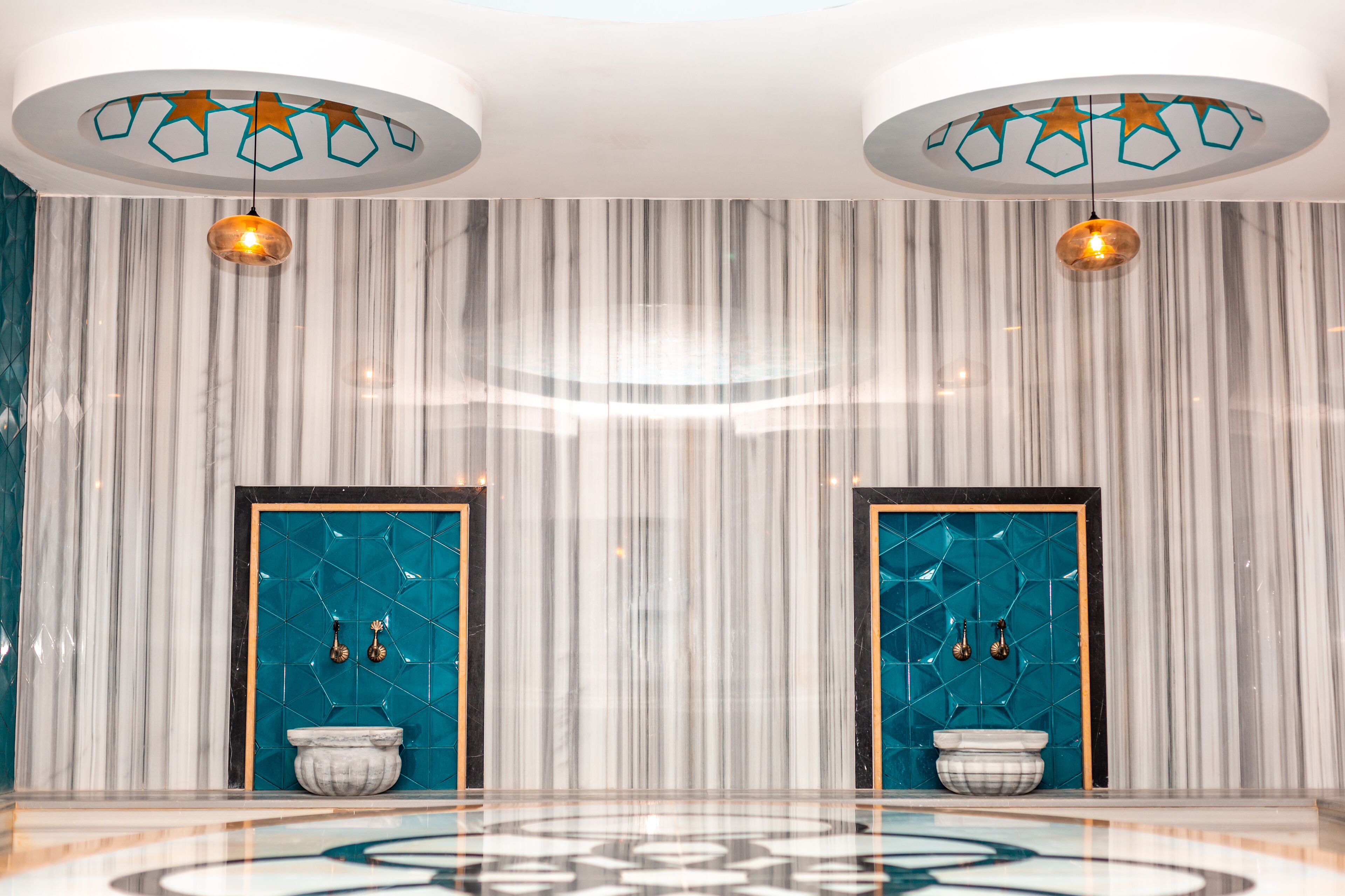 Couples treatment rooms, sauna, hot tub, steam room, Turkish bath