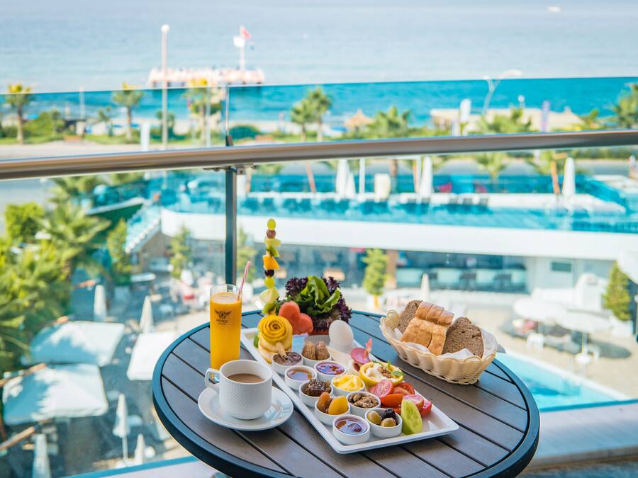 Quarto standard, vista para o mar | Vista da sacada