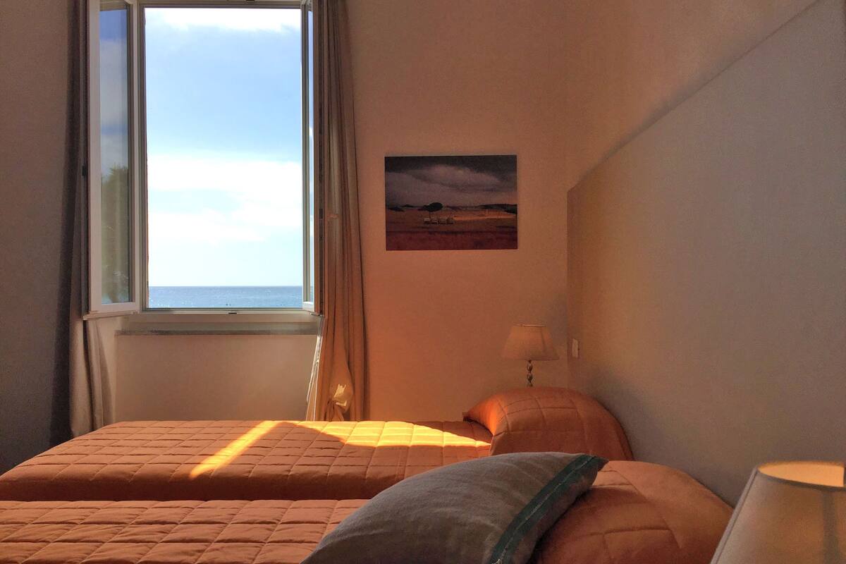 Habitación Deluxe doble, vistas al mar | Sábanas de algodón egipcio y ropa de cama de alta calidad