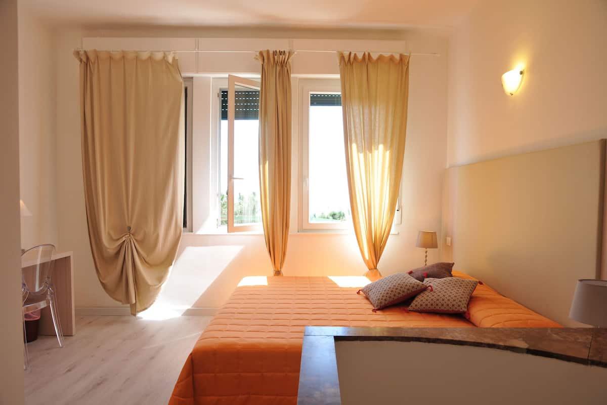 Suite junior, vistas al mar | Sábanas de algodón egipcio y ropa de cama de alta calidad