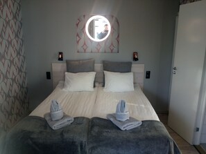 Comfort Double Room | Individually decorated, free WiFi, bed sheets - Kvarngården Natur Resort (Byxelkrok)