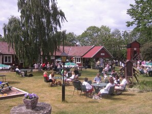 Se sirven desayunos, almuerzos, cenas y cocina escandinava 