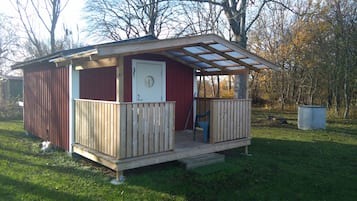 Cabin (Linen not included) | Terrace/patio
