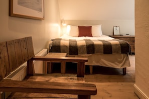 Basic Double Room | Free WiFi, bed sheets