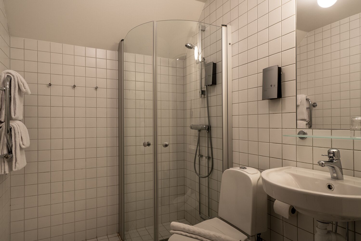 comfort twin room, 2 single beds | bathroom | shower, hair dryer, towels