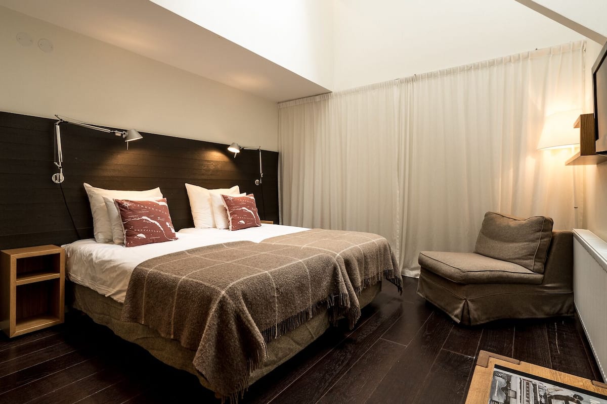 Wifi gratis y ropa de cama