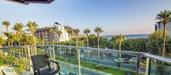 Kleopatra Blue Hawaii Hotel