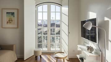 Appartement, 1 slaapkamer | Luxe beddengoed, een kluis op de kamer, individueel gedecoreerd