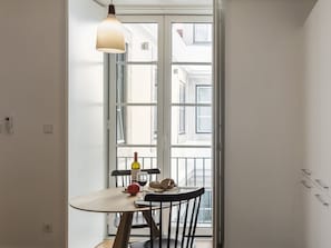 In-room dining - LSA Baixa Castelo by Numa (Lisbon)