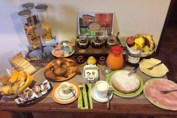 Free daily cooked-to-order breakfast