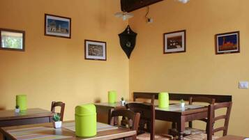 Free daily cooked-to-order breakfast