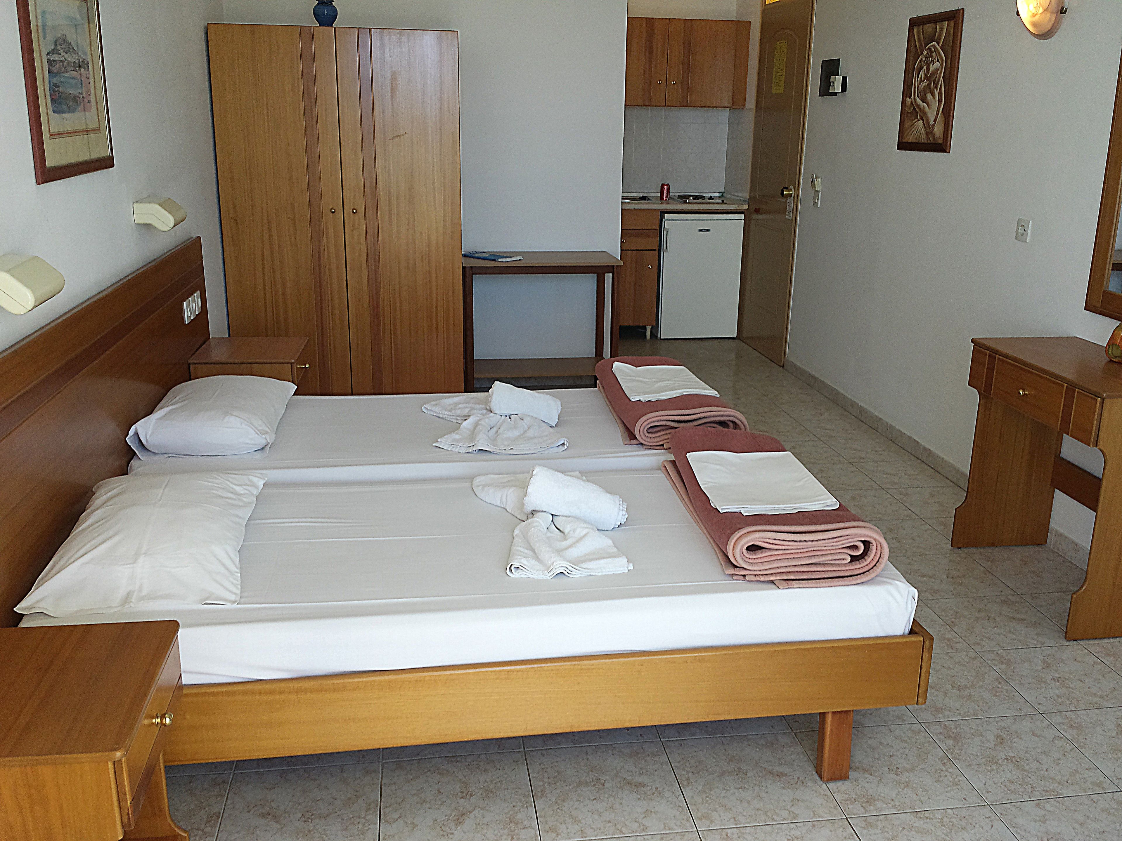 studio, balcony, sea view | in-room safe, free cots/infant beds, free wifi, bed sheets