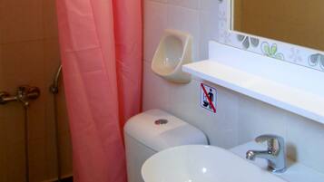 Dobbeltrom – basic, fjellutsikt | Bad | Dusj og regndusjhode