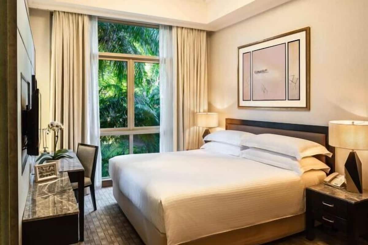 1 bedroom, in-room safe, individually decorated, desk