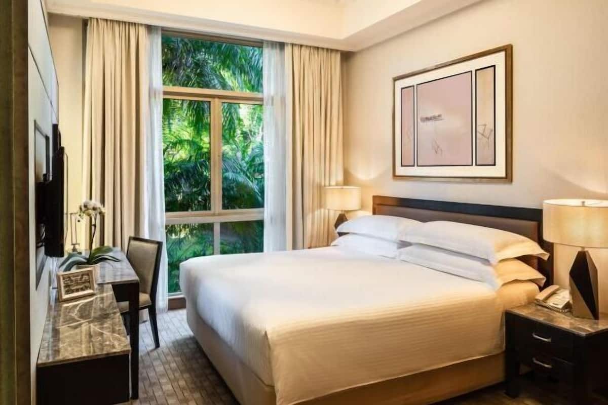 In-room safe, desk, laptop workspace, iron/ironing board