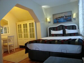 Economy Basement Studio | View from room - Hotel Taksim Home (Istanbul)