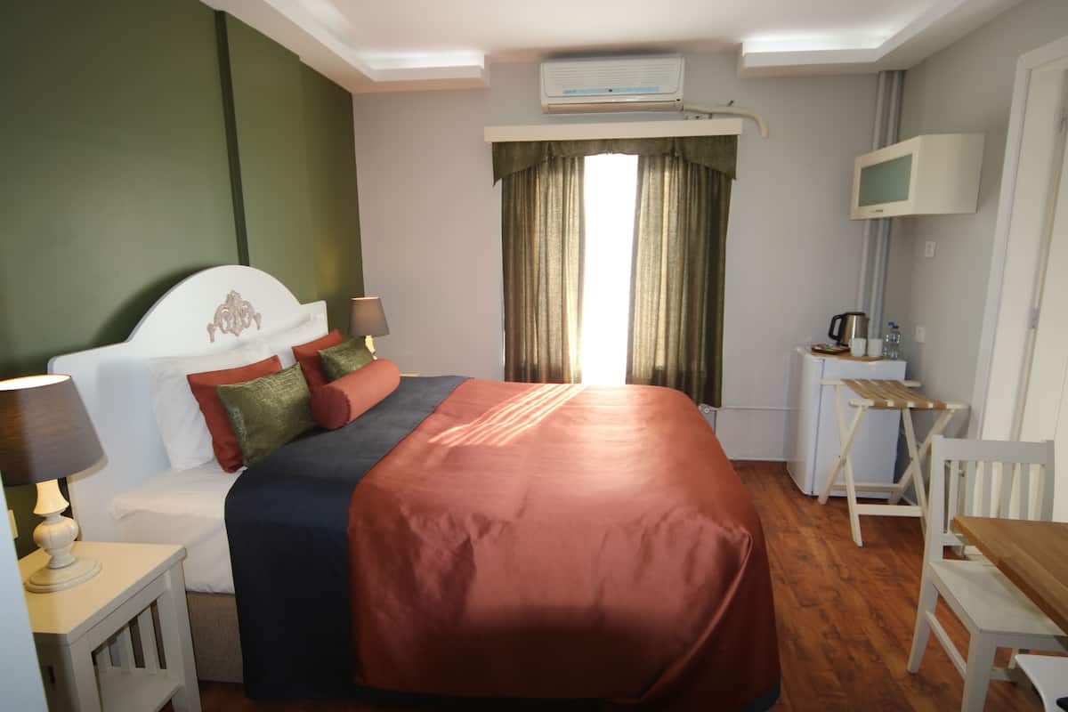 Roupas de cama premium, cofres nos quartos, individualmente decorados