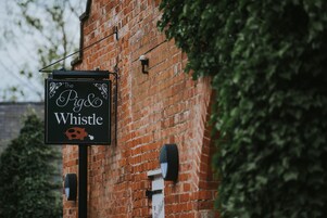 Lunch and dinner served, British cuisine