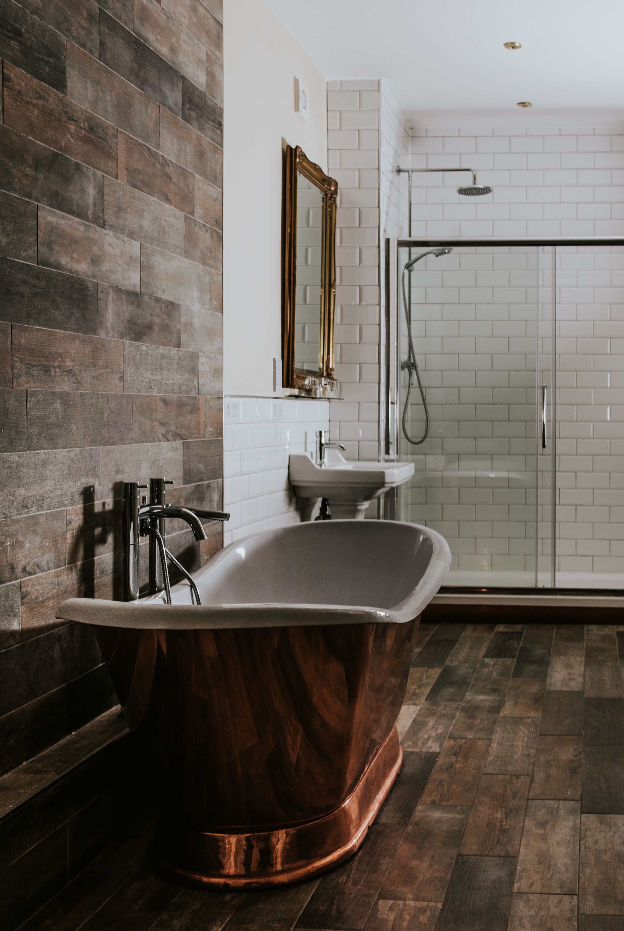 junior suite | deep-soaking bathtub