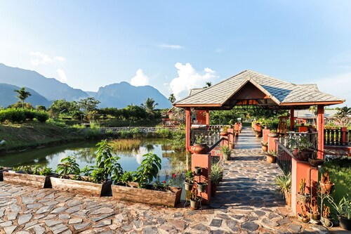 OYO 416 Golden Nakara Resort Maesai