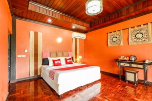 Minibar, desk, free WiFi, bed sheets