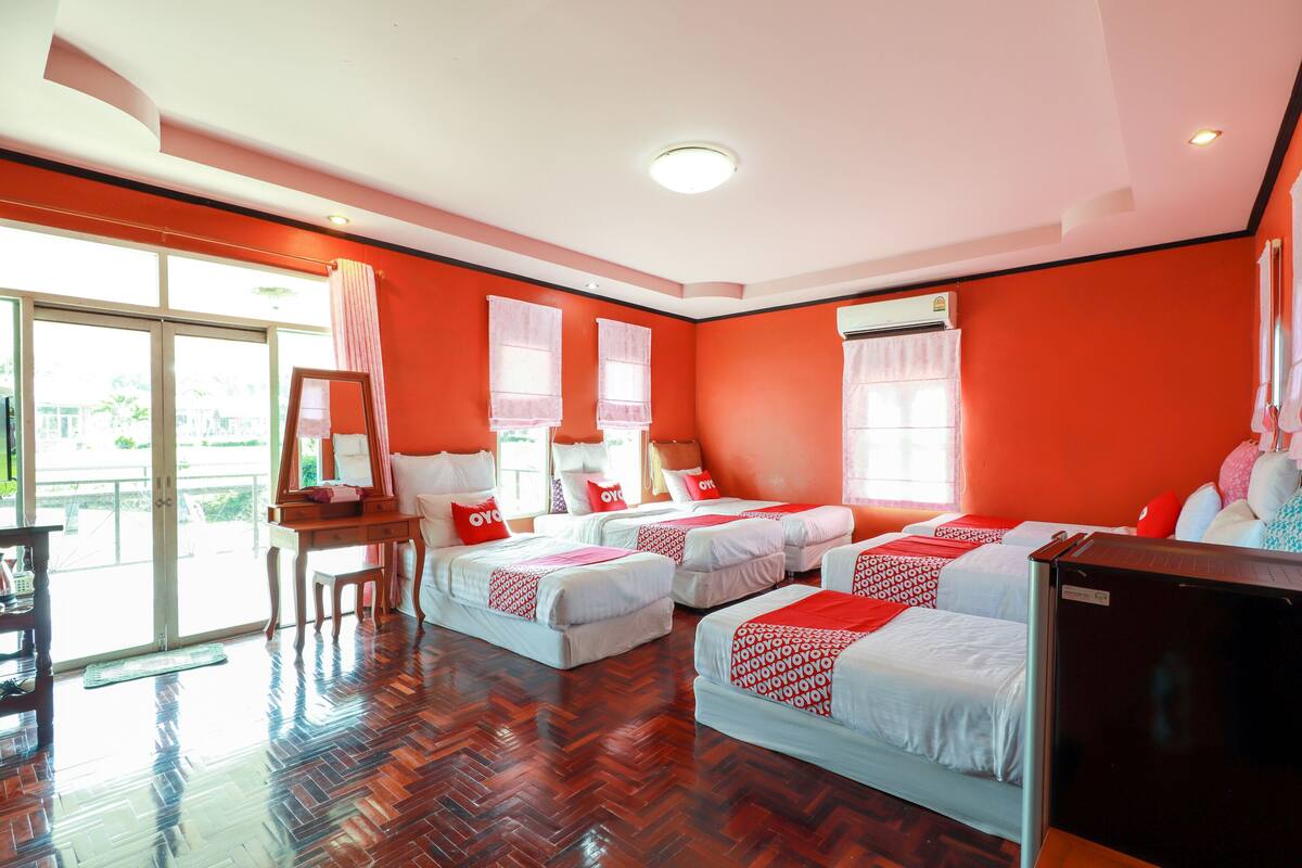 Family Suite | Minibar, desk, free WiFi, bed sheets