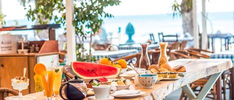 Desayuno continental (con cargo)