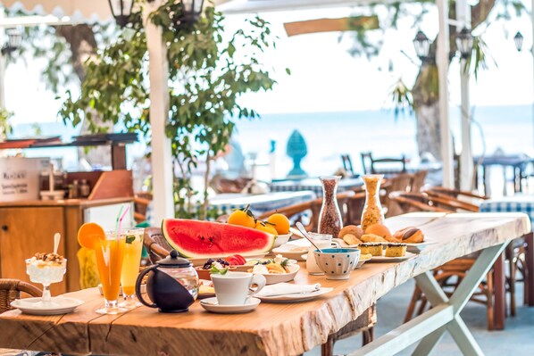 Desayuno continental (con cargo)