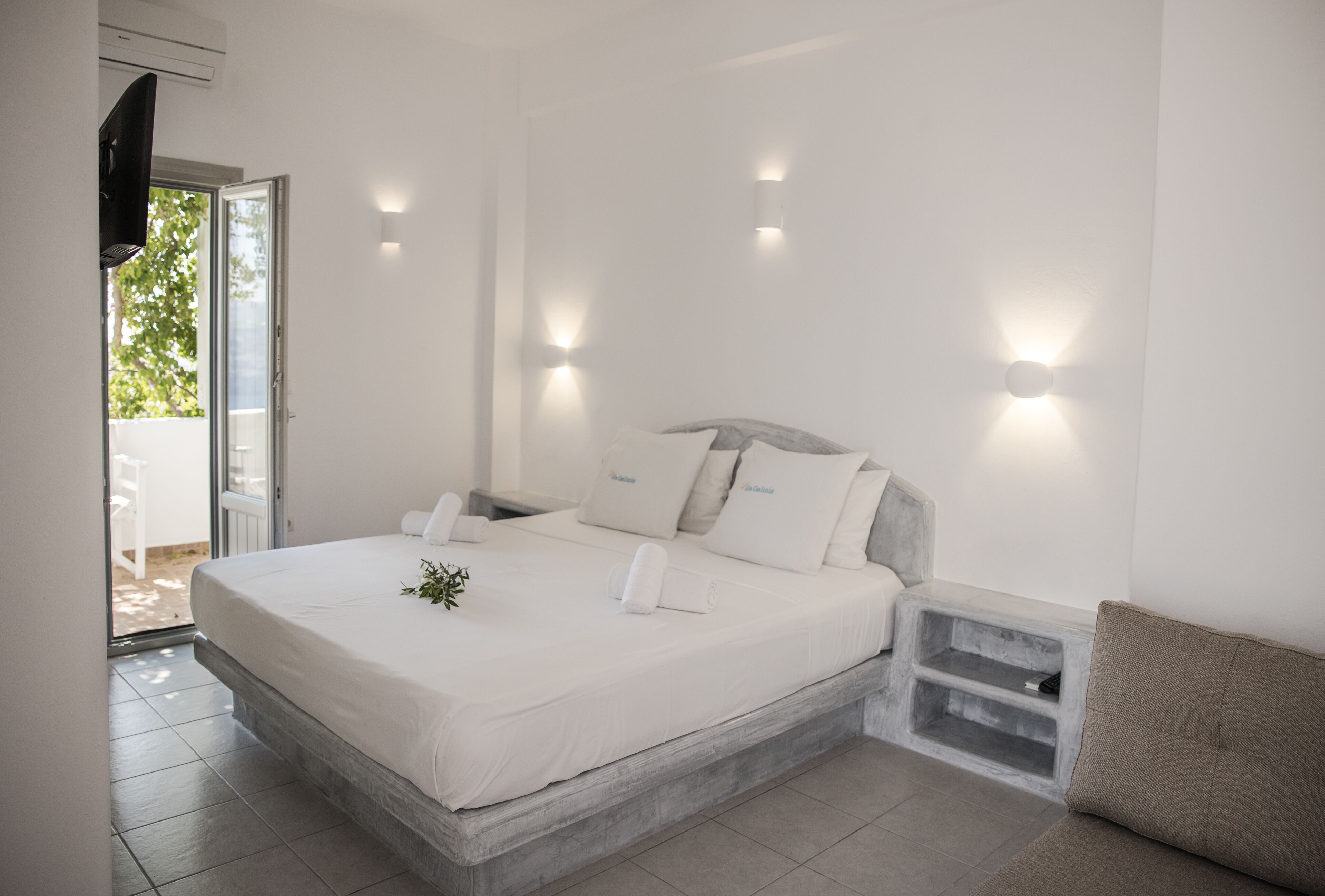 premium room (with sea and caldera view) | in-room safe, laptop workspace, iron/ironing board