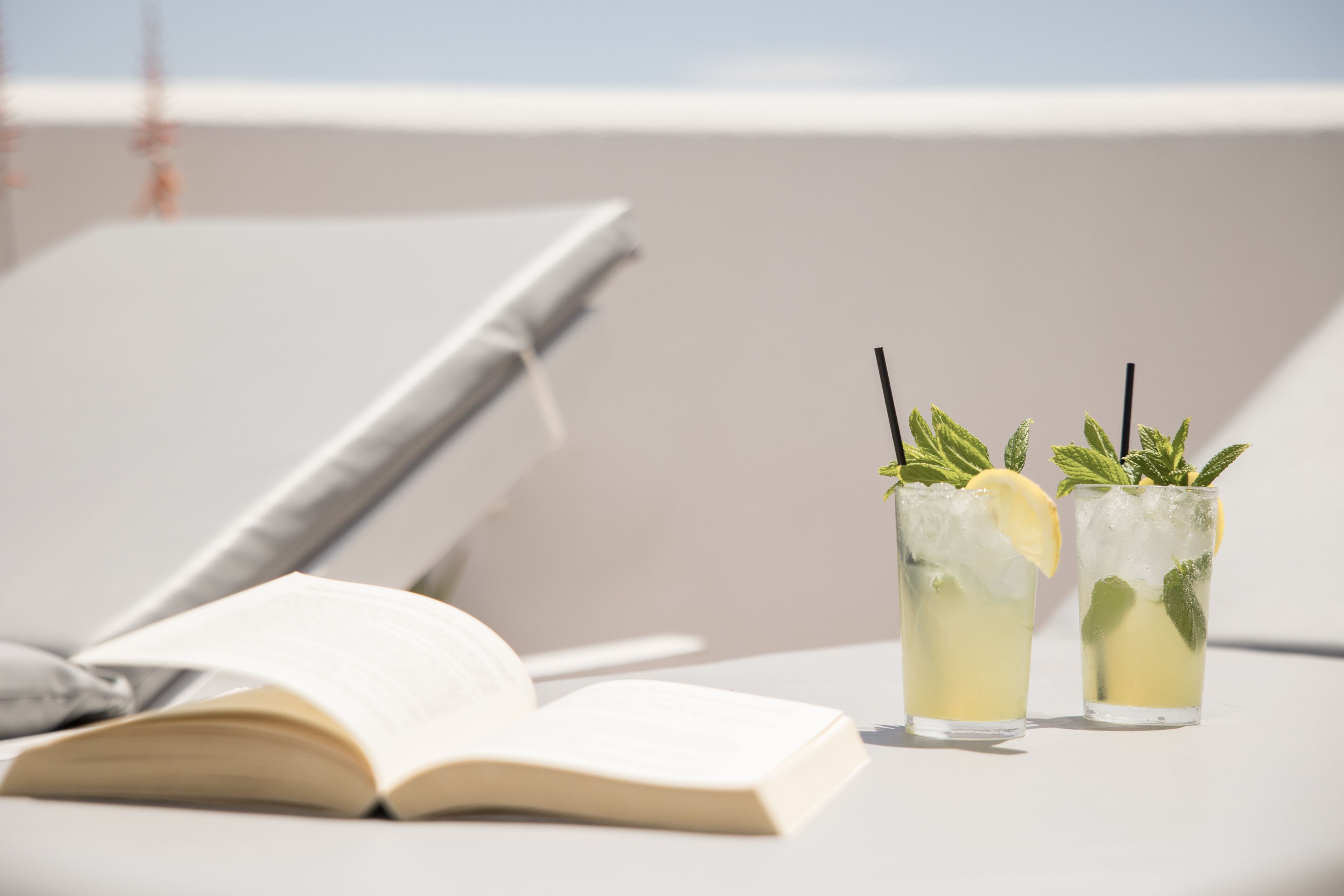 superior room (with communal balcony) | terrace/patio