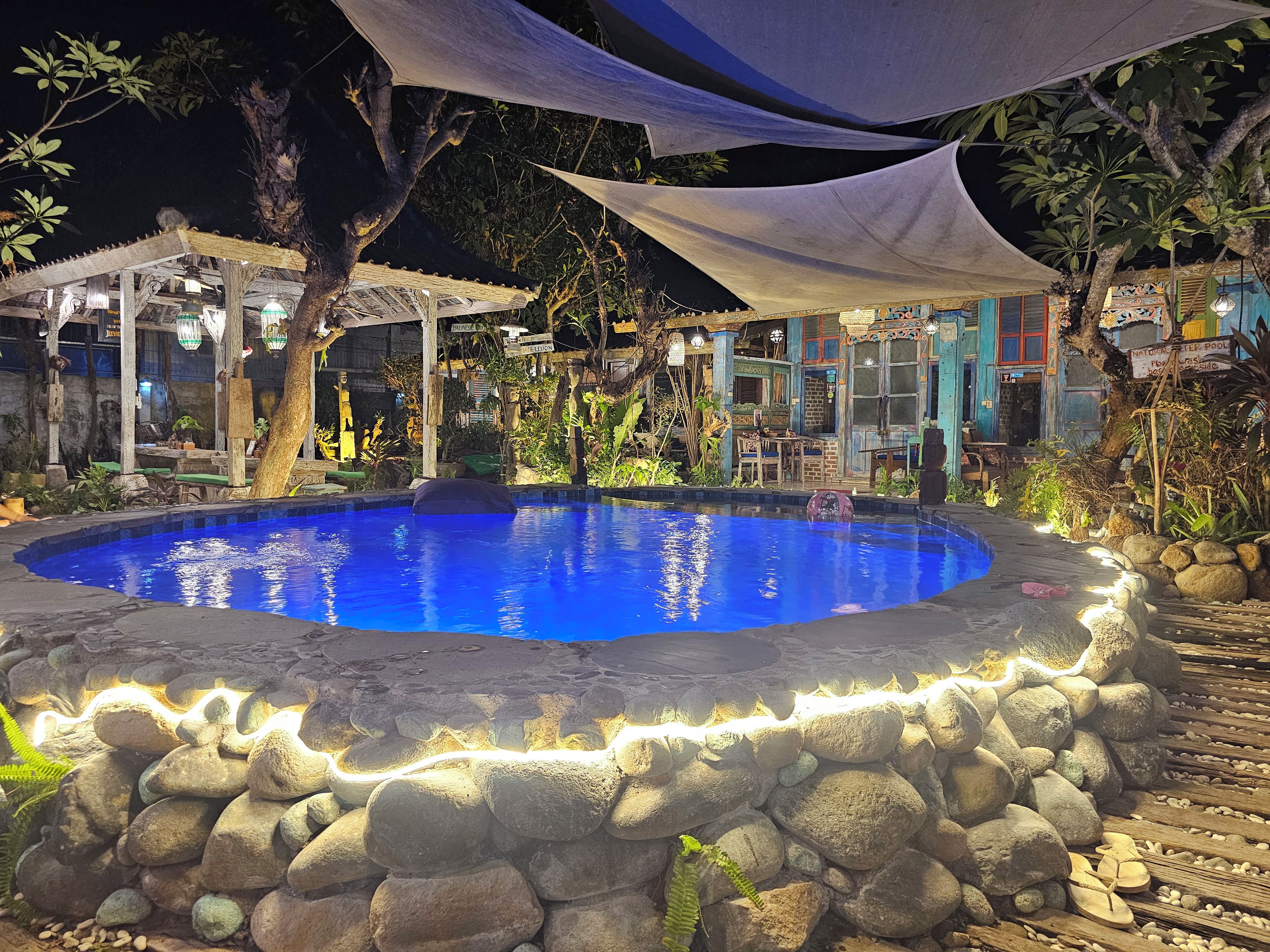 Exercise/lap pool