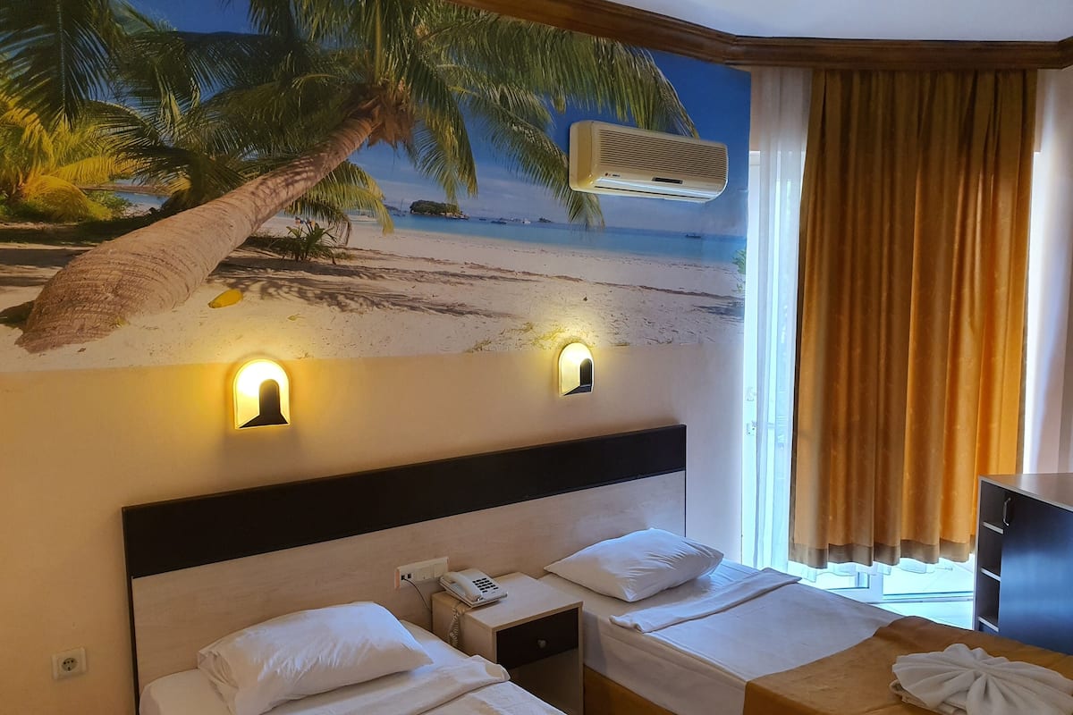Habitación individual estándar | Minibar, escritorio, insonorización y wifi gratis
