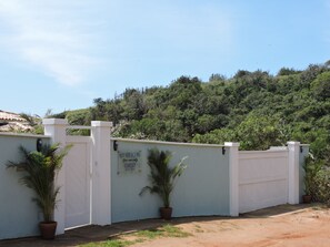 Pintu masuk hartanah
