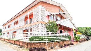 Unclassified image, 2 of 34, button - OYO 359 Golden Nakara Place (Chiang Saen)